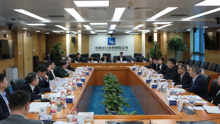 中国信保王浩董事长与进出口银行党委书记陈怀宇举行会谈